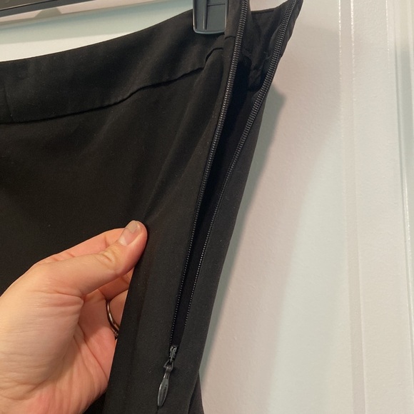 Banana Republic - Black Satin Midi Slip Skirt - Picture 9 of 12